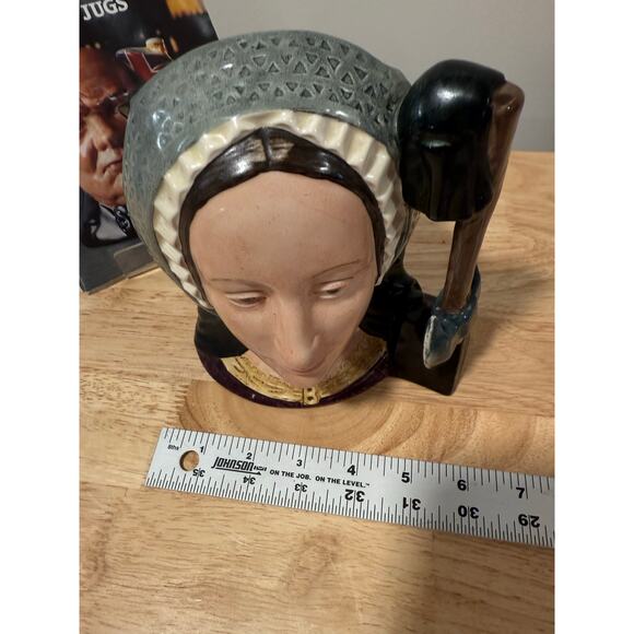 Royal Doulton Anne Boleyn Character Toby Jug Mug Made in England D6644 1975 JL - Picture 9 of 12